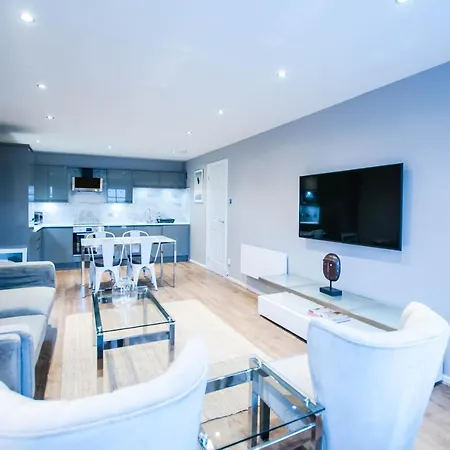 Stunning 2 Bed Merchant With Residents Parking Glasgow