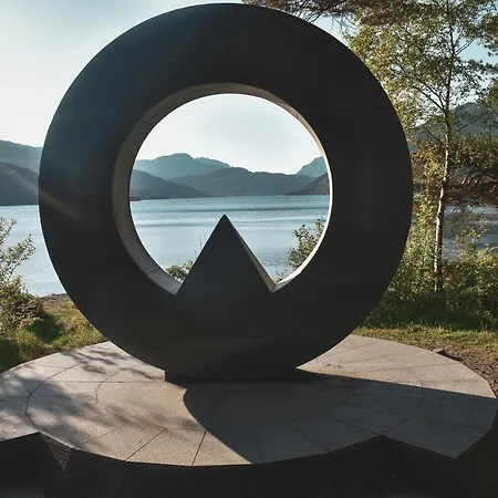 At Loch Lomond Daire *