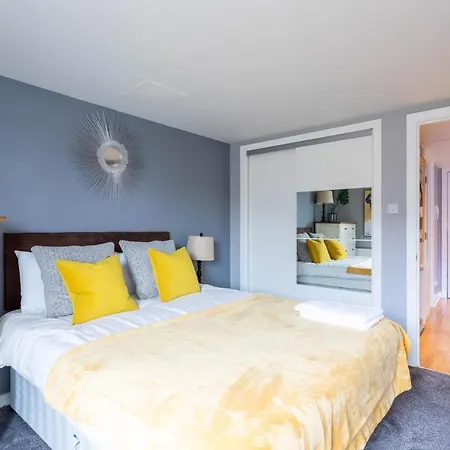 Merchant Modern 1 Bed Executive Flat *