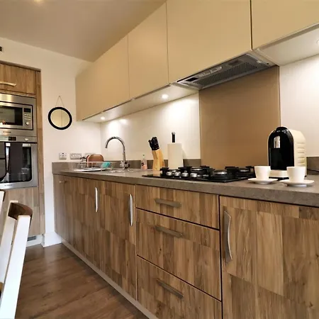 The Oatland - Luxury House With Private Garden & Parking *