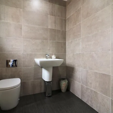 The Oatland - Luxury House With Private Garden & Parking Hébergement de vacances