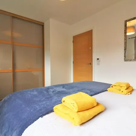 Hébergement de vacances The Oatland - Luxury House With Private Garden & Parking Glasgow