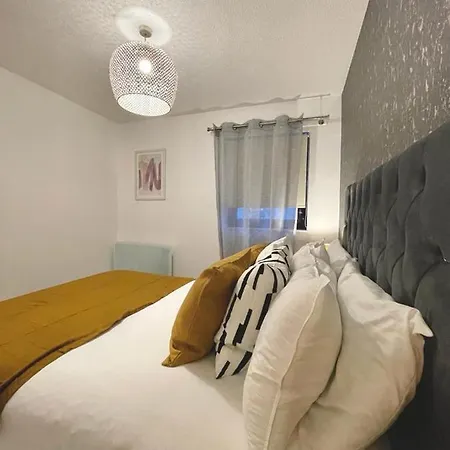 Bijou Merchant With Parking *