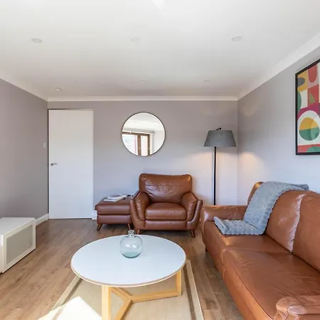 Stunning 1 Bed Merchant With Parking *