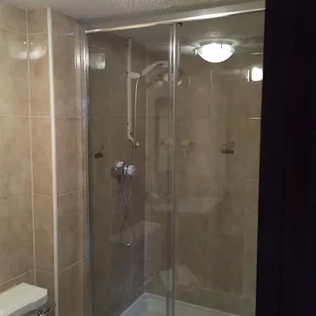 The Fullarton Park 2* Glasgow