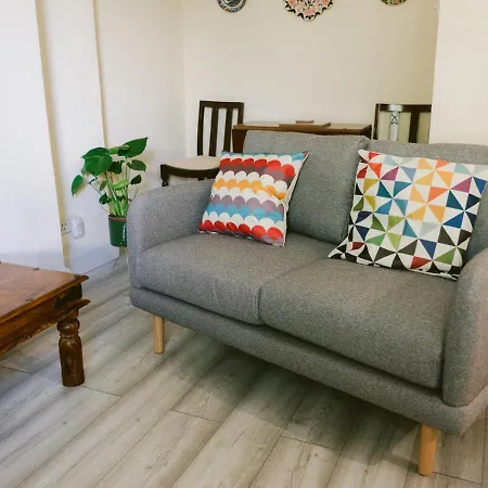 Апартаменты Bright 2 Bed Ground Floor Flat Next To Byres Road *