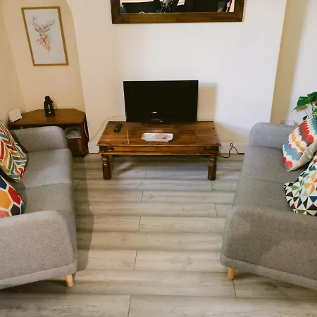 Bright 2 Bed Ground Floor Flat Next To Byres Road Апартаменты