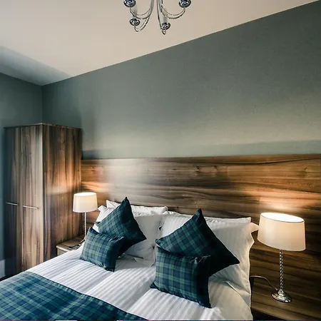 Royal West End Hotell