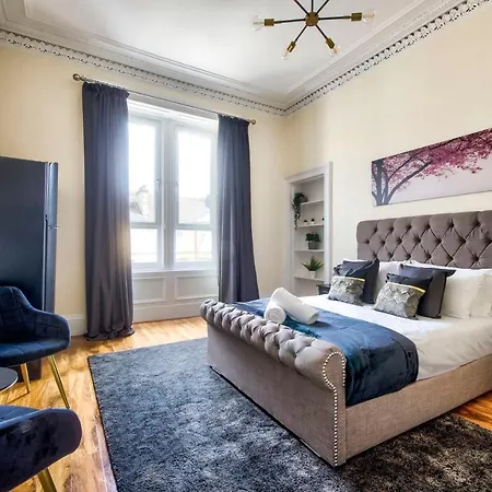 Stunning 5 Bedroom Apt, Close To Centre, Sec, Hydro And Motorway 格拉斯哥