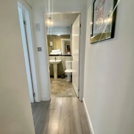 2 Bedroom At Secc Hydro Free Parking *