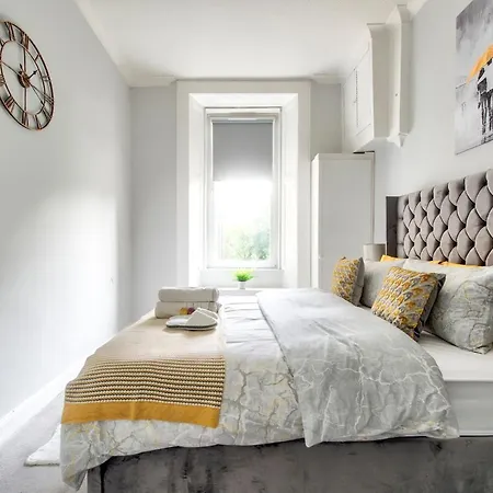 Pass The Keys Stylish 2 Bed In Heart Of West End *