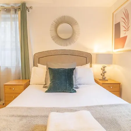 Merchant With Parking Appartement