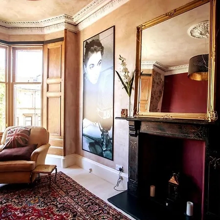 Apartment Unique Character 2bd, In Heart Of West End Glasgow