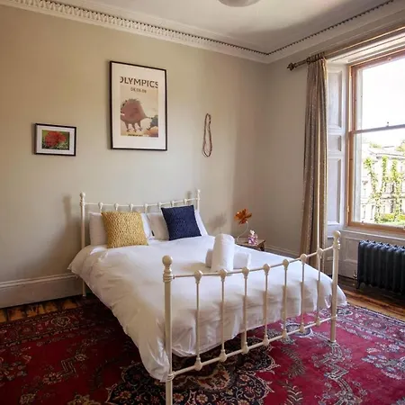 Unique Character 2bd, In Heart Of West End Apartment Glasgow