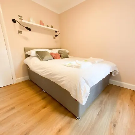 2bd City Centre - Free Private Parking Apartment