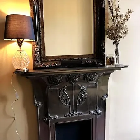 Unique Character 2bd, In Heart Of West End