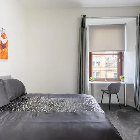Clydeview Lux Centre Apartment *