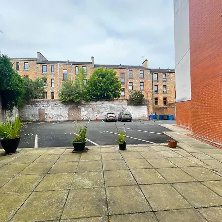 Kelvingrove 2 Bedroom - Private Parking Daire *