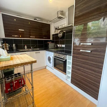 Kelvingrove 2 Bedroom - Private Parking Daire