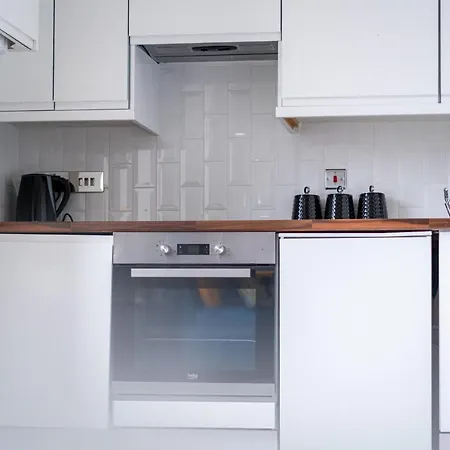 Cheerful 2 Bedroom Homely Apartment, Sleeps 6 Guest Comfy, 3x Double Bed, Parking, Free Wifi, Suitable For Business, Leisure Guest,glasgow, West End, Near Centre Apartamento