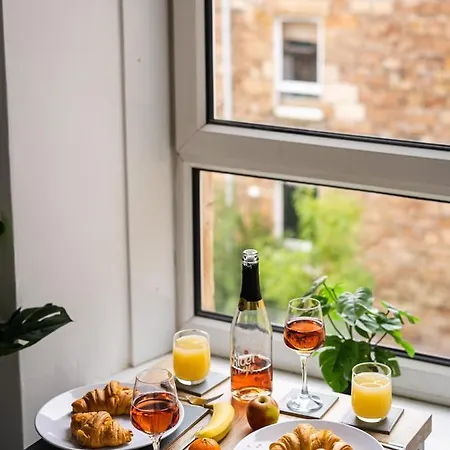 Cheerful 2 Bedroom Homely Apartment, Sleeps 4 Guest Comfy, 3x Double Bed, Parking, Free Wifi, Suitable For Business, Leisure Guest,glasgow, West End, Near Centre, Perfect For Common Wealth Games 2026 Daire *