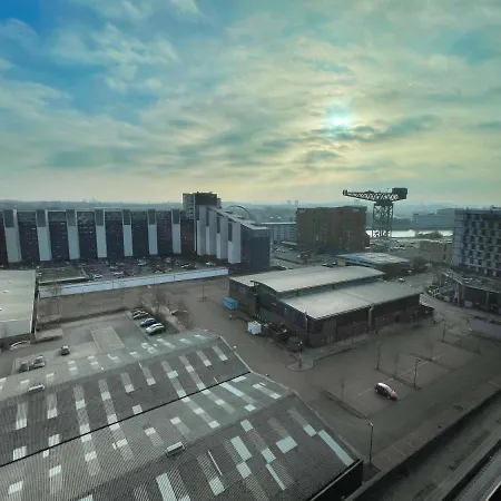 Executive 10th Floor Studio Flat Glasgow