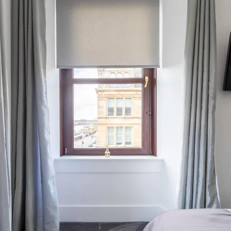 Clydeview Lux Centre Apartment *