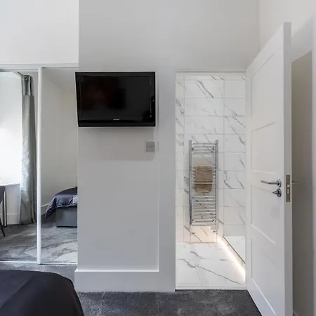 Clydeview Lux Centre Apartment *
