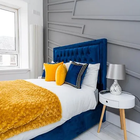 Apartamento Cheerful 2 Bedroom Homely Apartment, Sleeps 6 Guest Comfy, 3x Double Bed, Parking, Free Wifi, Suitable For Business, Leisure Guest,glasgow, West End, Near Centre