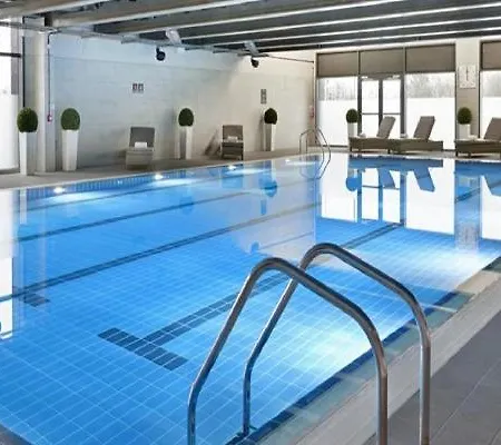 Glasgow City Central Executive Triplex House, 3 Bedroom 3 Bathrooms 1 Living Room Kitchen - Huge Terrace For Master Bedroom - Private E Parking Lez Congestion Zone Free - Garden - 5 Mins Drive To City Centre Central Station *