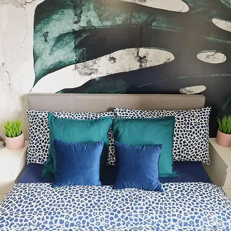 Stylish 2 Bedroom / Free Gated Parking * Glasgow