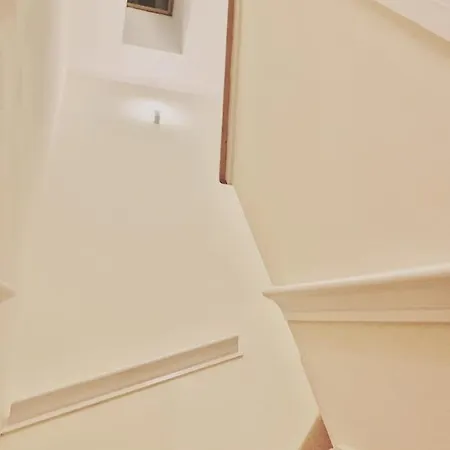 Apartment Centre G1 Penthouse With Riverviews - Duplex - 4 Bedrooms, 3 Bathrooms, Kitchen, 1 Living Room, 1 Dining Room, 2 Terraces, Parking, Floor, 2050 Sq Ft, Merchant Glasgow