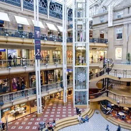Centre G1 Penthouse With Riverviews - Duplex - 4 Bedrooms, 3 Bathrooms, Kitchen, 1 Living Room, 1 Dining Room, 2 Terraces, Parking, Floor, 2050 Sq Ft, Merchant Glasgow
