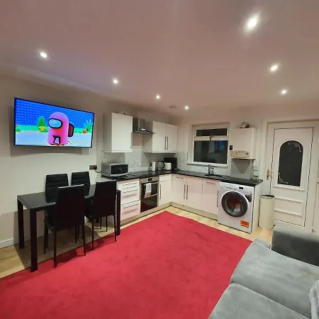 Modern House Close To Glasgow