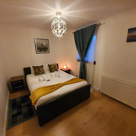 Modern House Close To * Glasgow