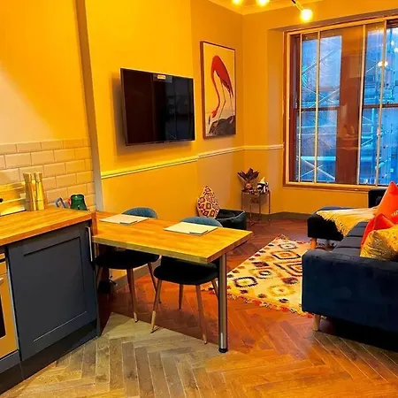 Stunning 1 Bed In West End Apartment