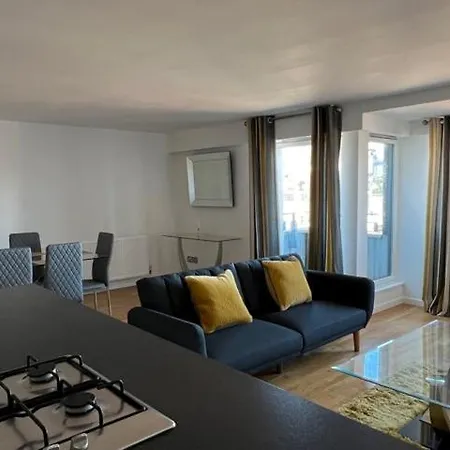 Modern & Spacious 2 Bed Merchant Apart-high St Apartament Glasgow