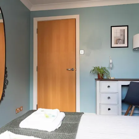 Pass The Keys Lovely 2-bed In Perfect City Location With Parking 글라스고