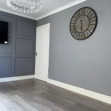 2 Bedroom At Secc Hydro Free Parking