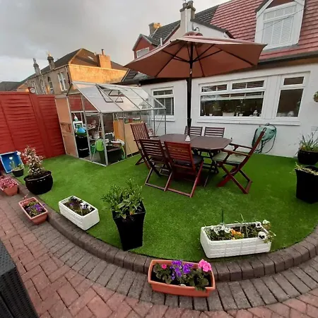 Central Luxury From Victorian Villa Glasgow
