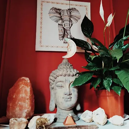 Spacious Flat In Bridgeton, *