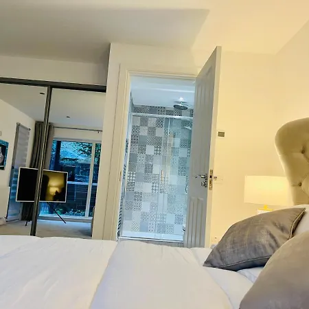 Designer House - Of / 'hillhead' West End G12 - Luxurious & Contemporary Detached House / Terrace / Garden / 'electric Car Charging' Garage Parking 빌라