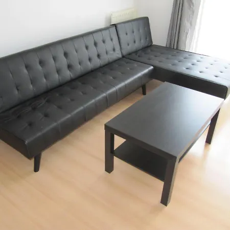 Cozy Off Road 2 Bedroom With Free Wi-fi And Private Parking