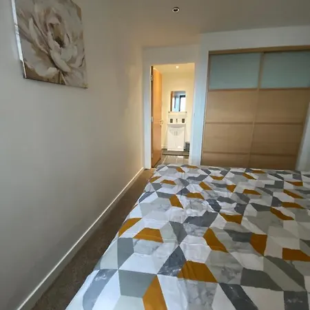 Apartment Secc/hydro Modern 6th Floor 2br Apartment, Great Views & Free Parking *