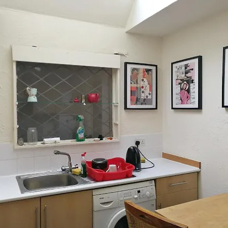 A Double Bedroom Near Centre Not In Great Condition Suitable For Short *