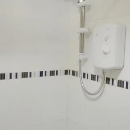 Vendégház A Double Bedroom Near Centre Not In Great Condition Suitable For Short