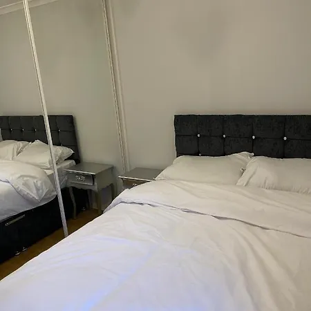 2 Bed Contemporary Free Parking Netflix Sleeps 4 Glasgow