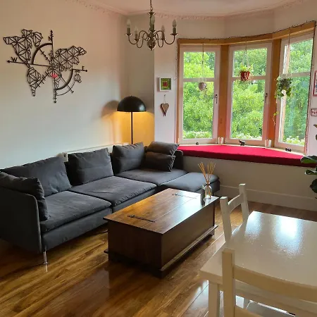 1 Bedroom Flat In Tolcross, Floor. Appartamento *