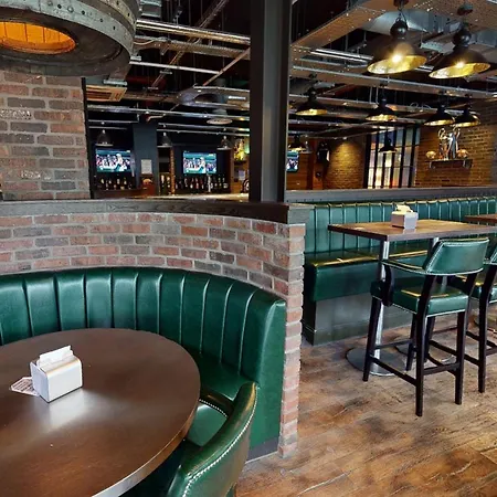 Village 4* Glasgow