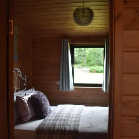 At Loch Lomond Daire